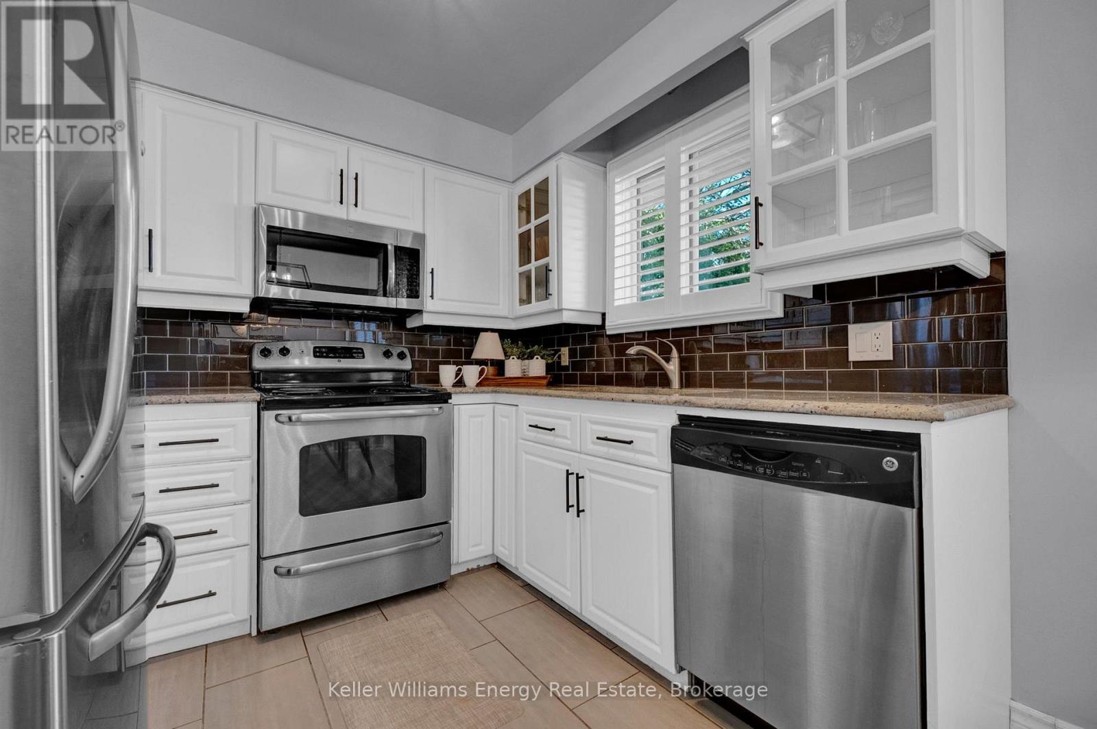 830 Saint Anne Court, Oshawa, ON photo 10