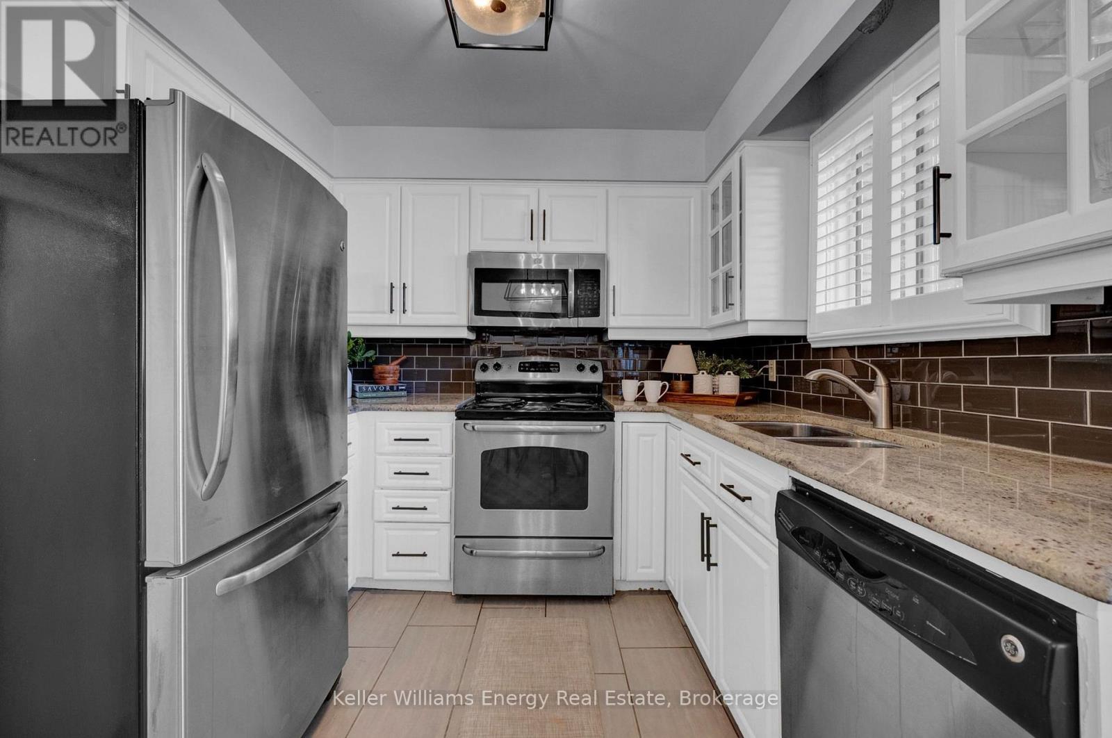 830 Saint Anne Court, Oshawa, ON photo 11