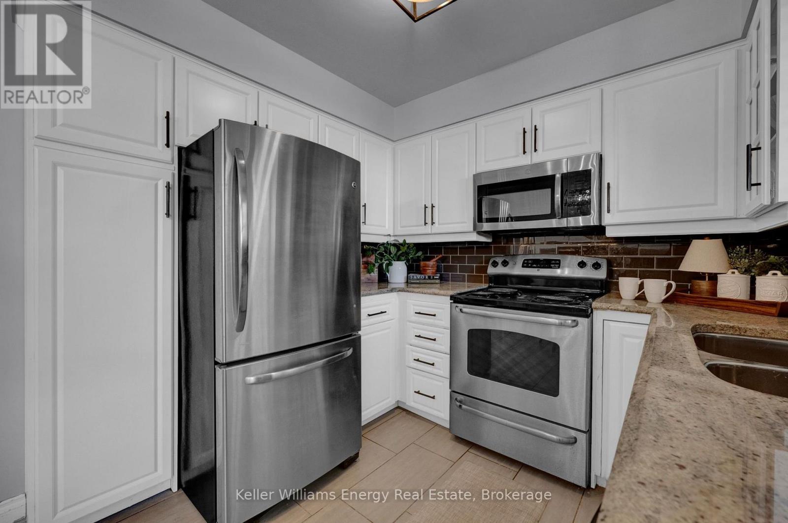 830 Saint Anne Court, Oshawa, ON photo 12