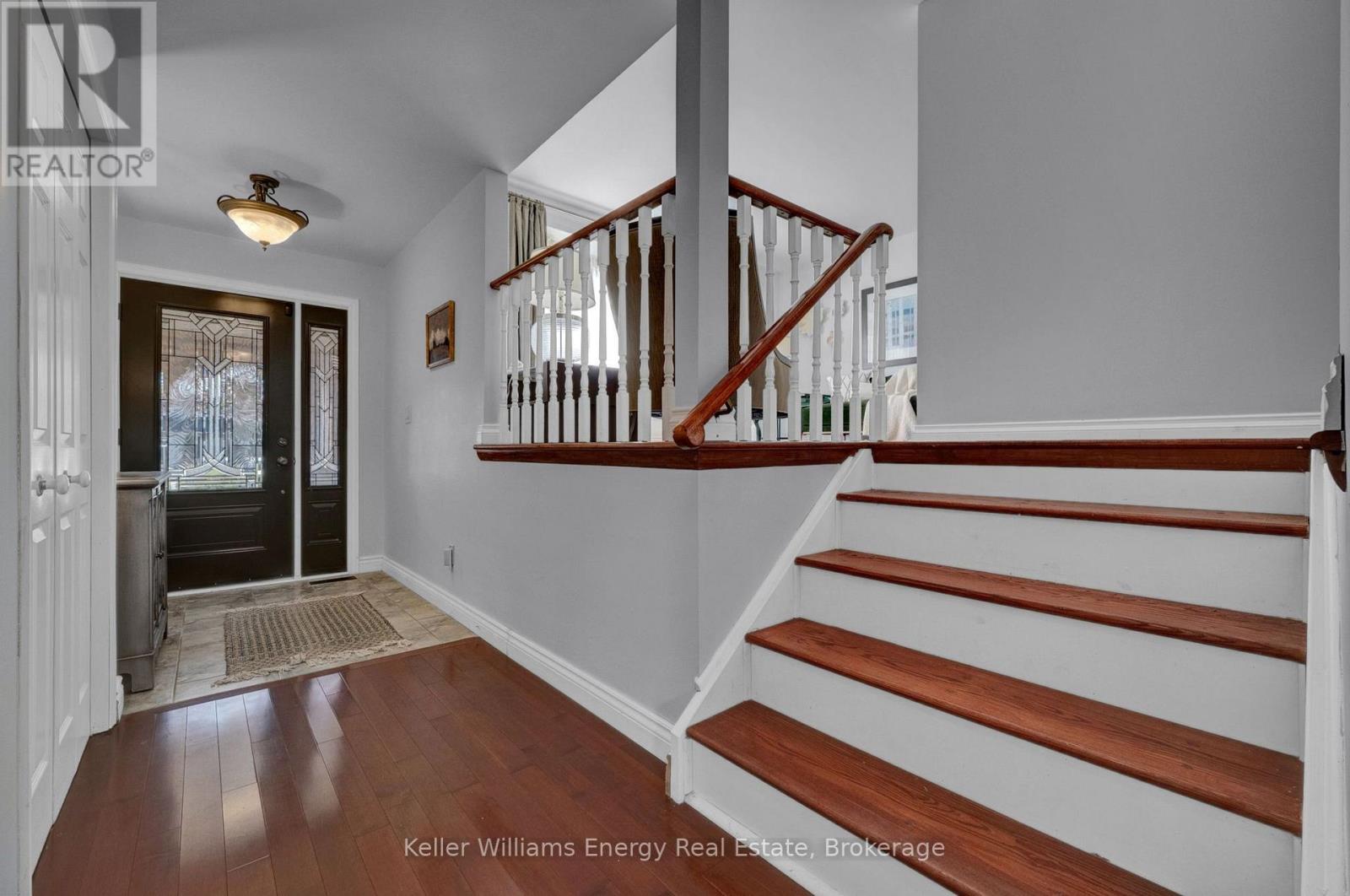 830 Saint Anne Court, Oshawa, ON photo 3
