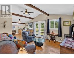 Foyer - 3044 Loop Road, Highlands East, ON K0L3C0 Photo 6