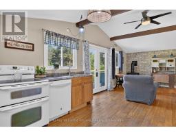 Dining room - 3044 Loop Road, Highlands East, ON K0L3C0 Photo 8