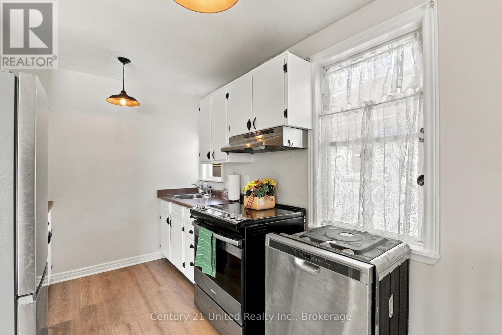 57 Sherwood Avenue, St. Catharines, ON photo 11