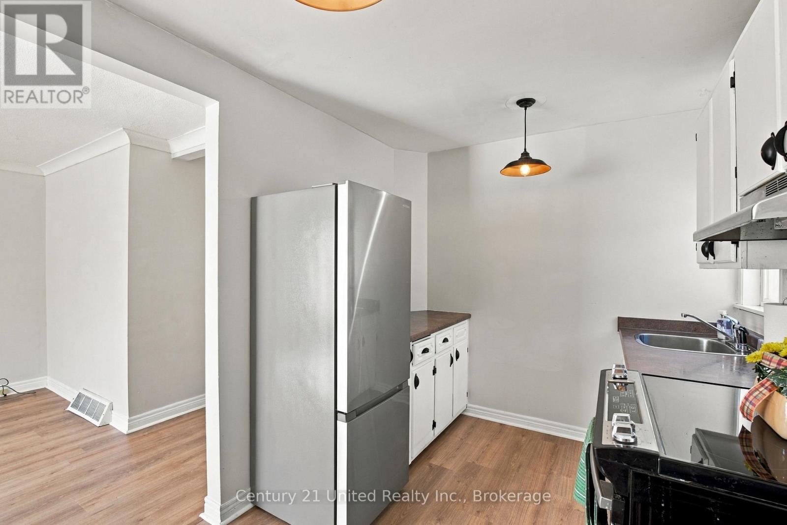 57 Sherwood Avenue, St. Catharines, ON photo 13