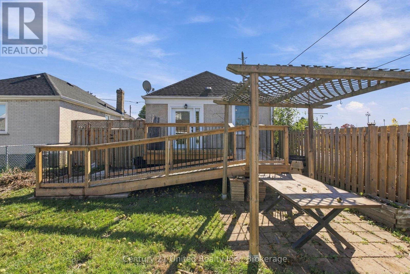57 Sherwood Avenue, St. Catharines, ON photo 29