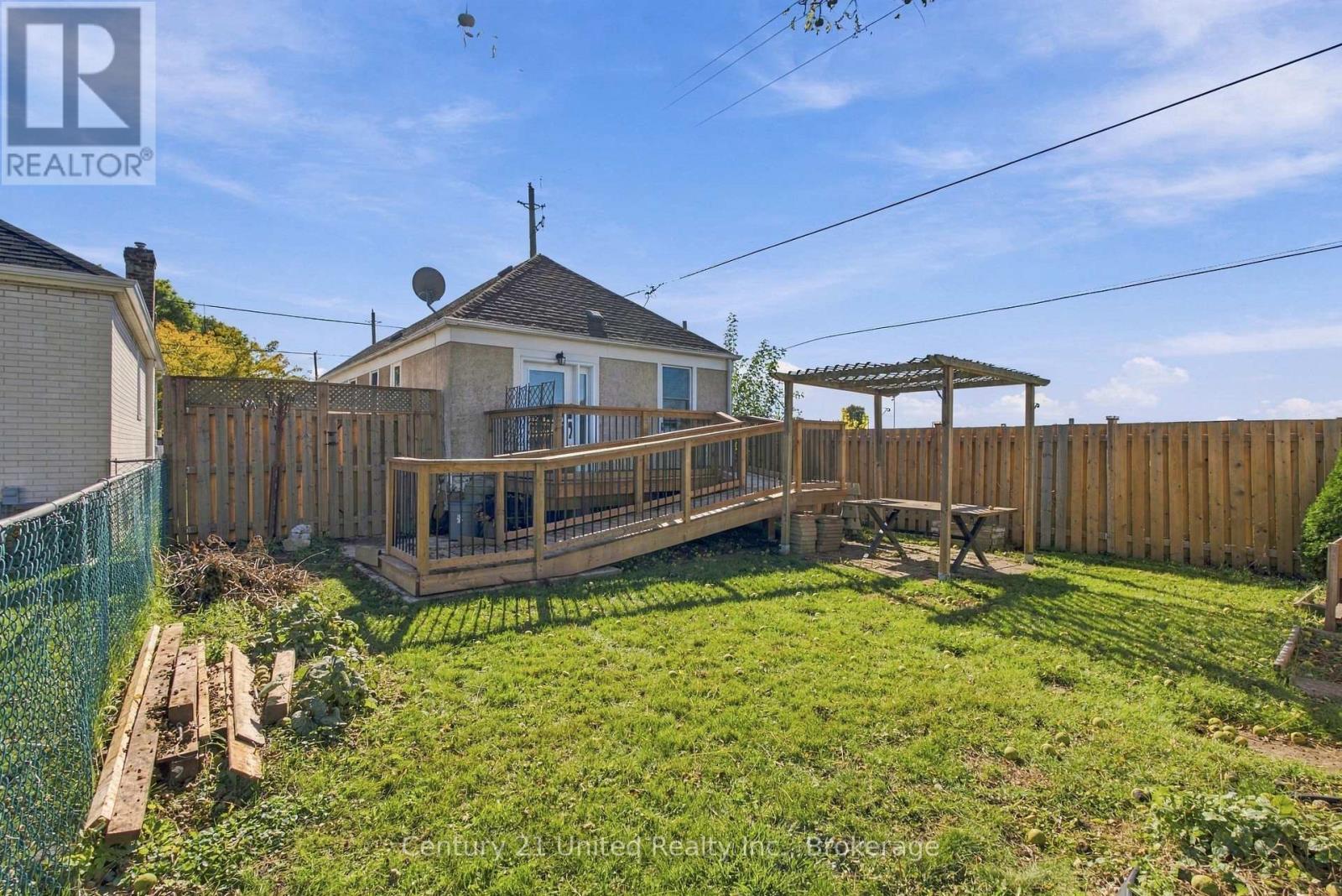 57 Sherwood Avenue, St. Catharines, ON photo 31