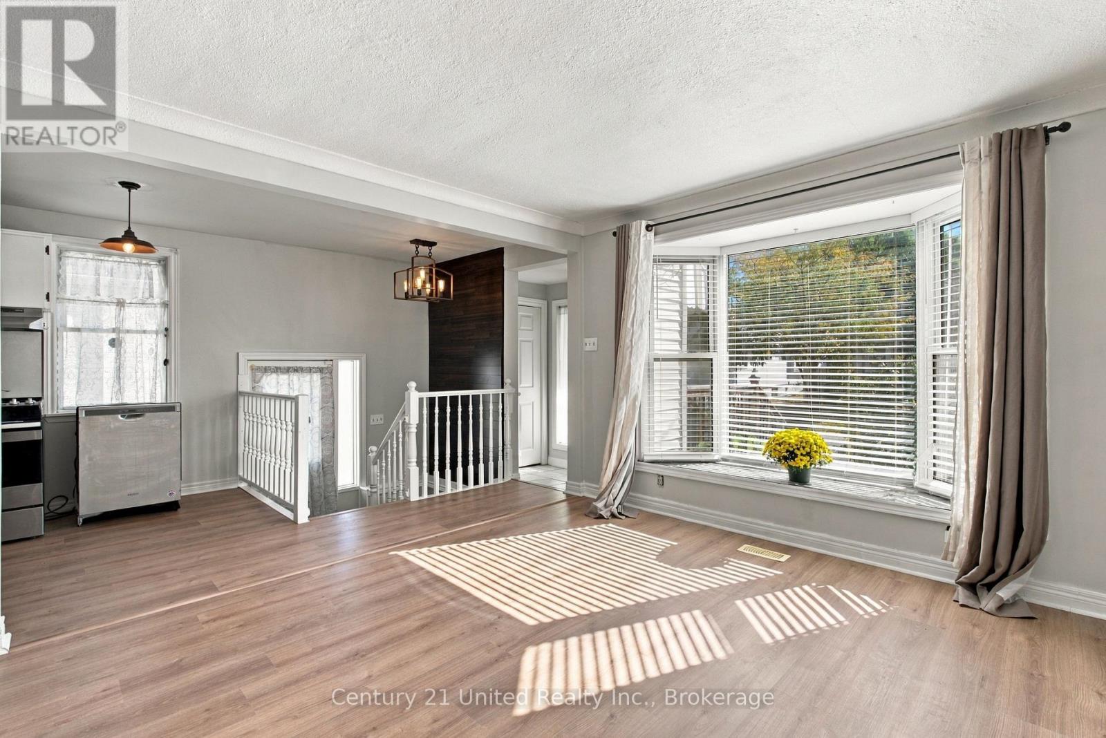 57 Sherwood Avenue, St. Catharines, ON photo 9