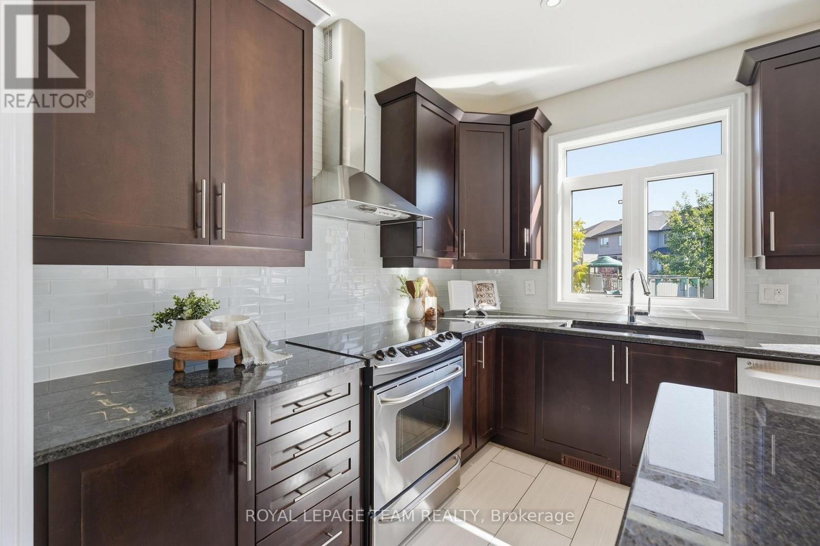 5 Bed, 4 Bath House for Sale in Ottawa – 230 DAVE SMITH CRESCENT, Ottawa – MLS# X14106356 - Image 10