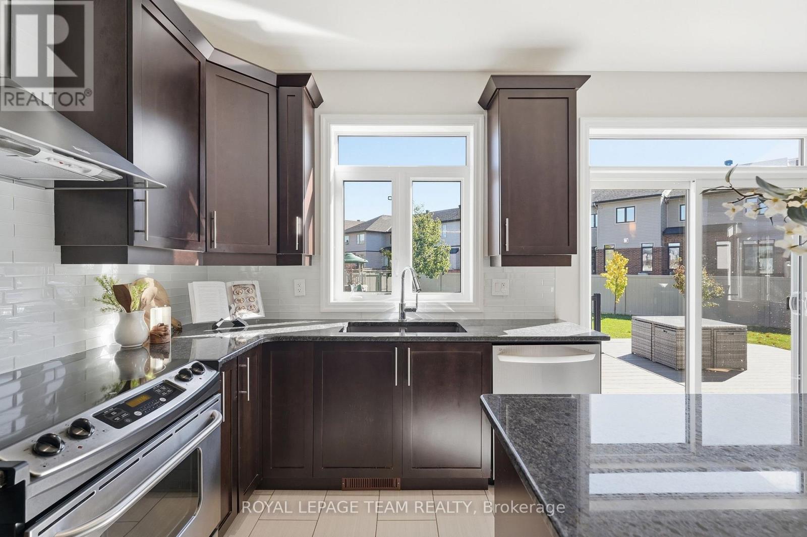 5 Bed, 4 Bath House for Sale in Ottawa – 230 DAVE SMITH CRESCENT, Ottawa – MLS# X14106356 - Image 11