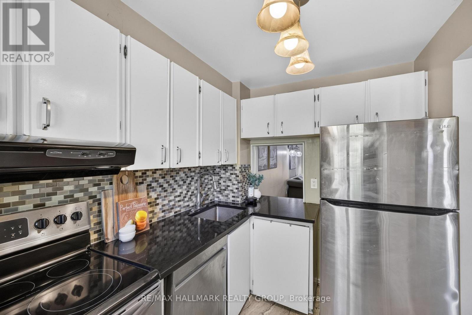 2 Bed, 2 Bath Townhouse for Sale in Ottawa – 6350 BILBERRY DRIVE, Ottawa – MLS# X14106358 - Image 13