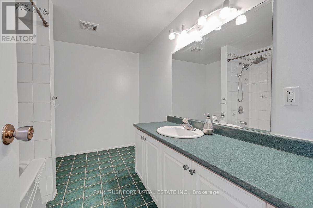 #72 820 CAHILL DRIVE W - 25