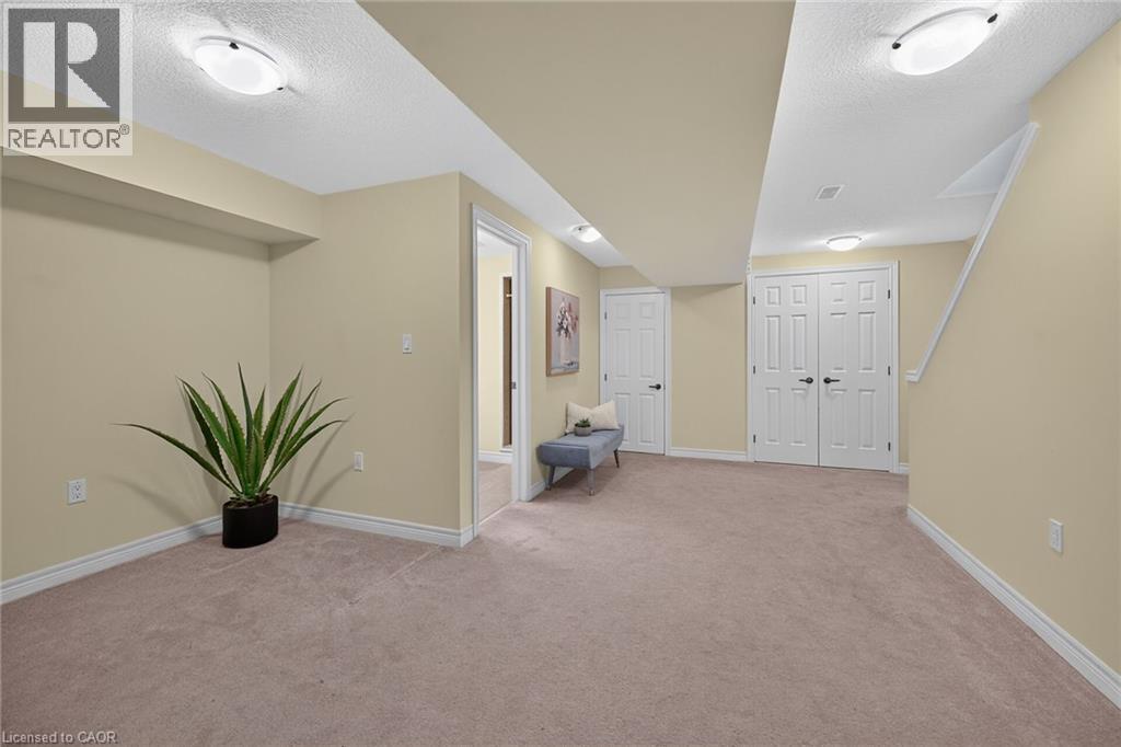 5 HILLGARTNER Lane - 32