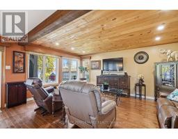 Foyer - 2204 Bay Road, Champlain, ON K0B1K0 Photo 8