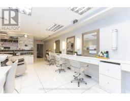 390 Bloor Street W, Toronto, ON M5S1X4 Photo 10
