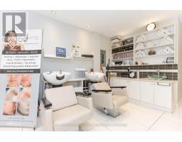 390 Bloor Street W, Toronto, ON M5S1X4 Photo 11