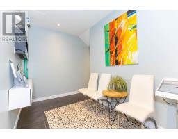 390 Bloor Street W, Toronto, ON M5S1X4 Photo 12