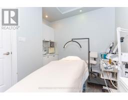390 Bloor Street W, Toronto, ON M5S1X4 Photo 15