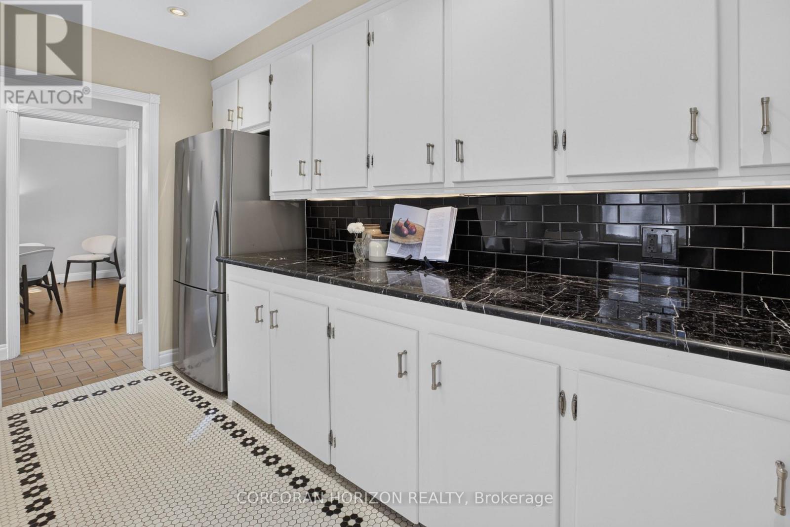 27 Armour Boulevard, Toronto, ON photo 17
