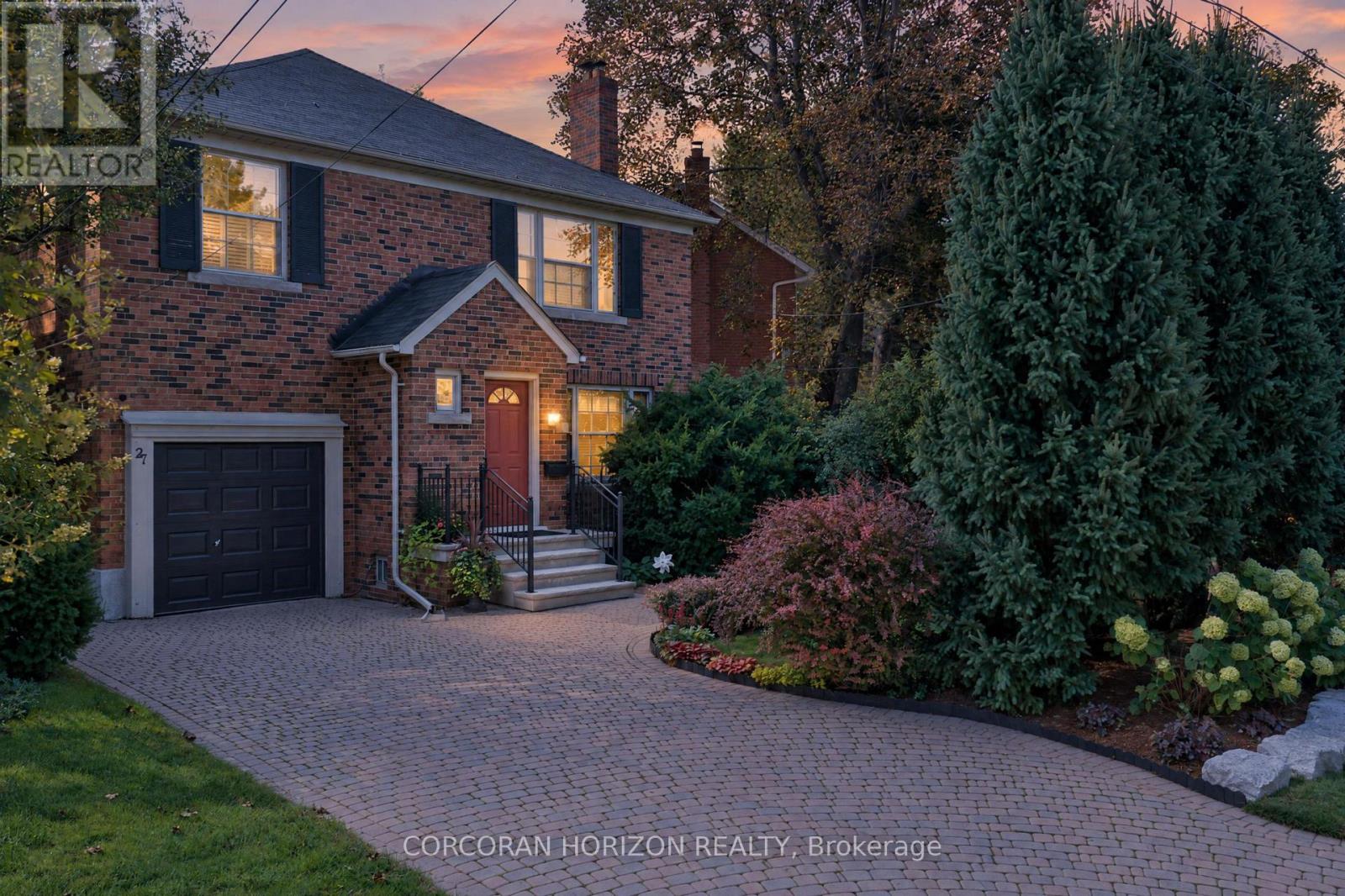 27 Armour Boulevard, Toronto, ON photo 3
