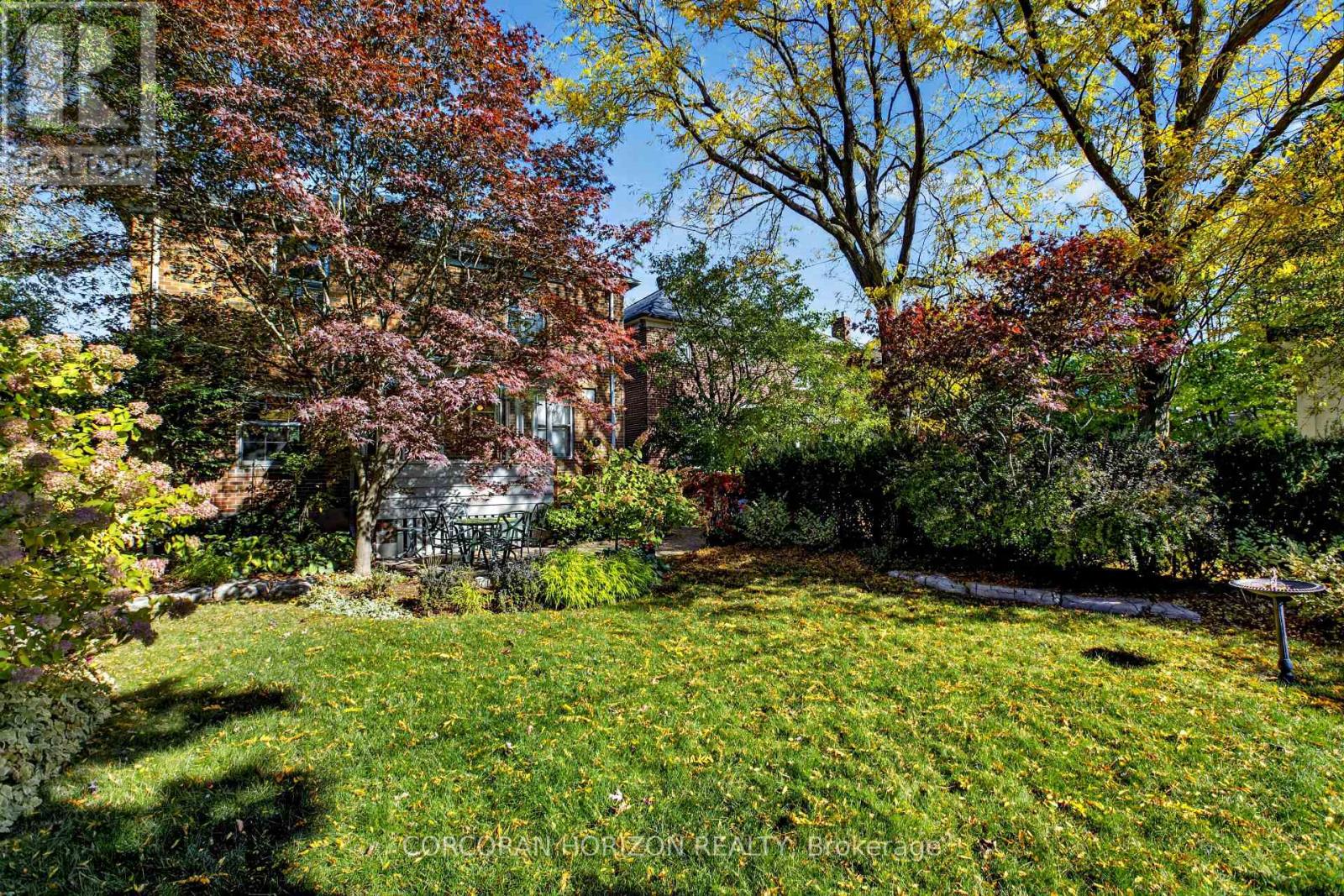27 Armour Boulevard, Toronto, ON photo 9