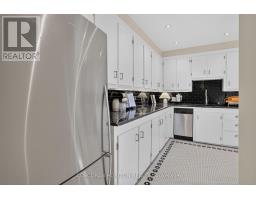 27 Armour Boulevard, Toronto, ON M5M3B9 Photo 18