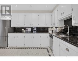 27 Armour Boulevard, Toronto, ON M5M3B9 Photo 19