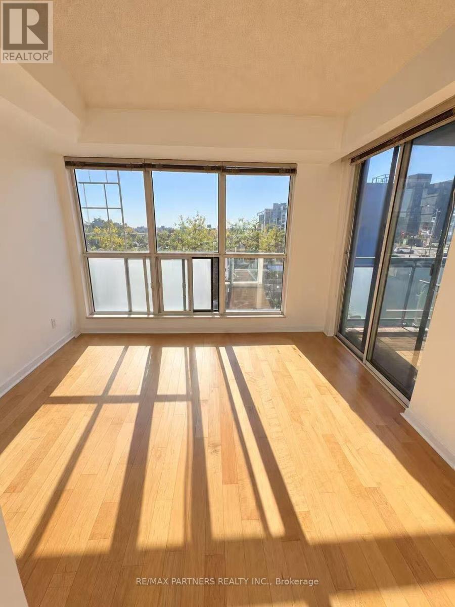 18 Hollywood Unit 306 photo 3