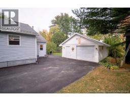 141 Claremont Drive, photo 22