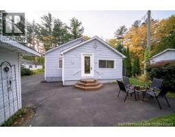 141 Claremont Drive, photo 21