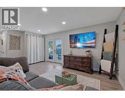 Living room - 440 Allwood Rd, Parksville, BC V9P1C2 Photo 8