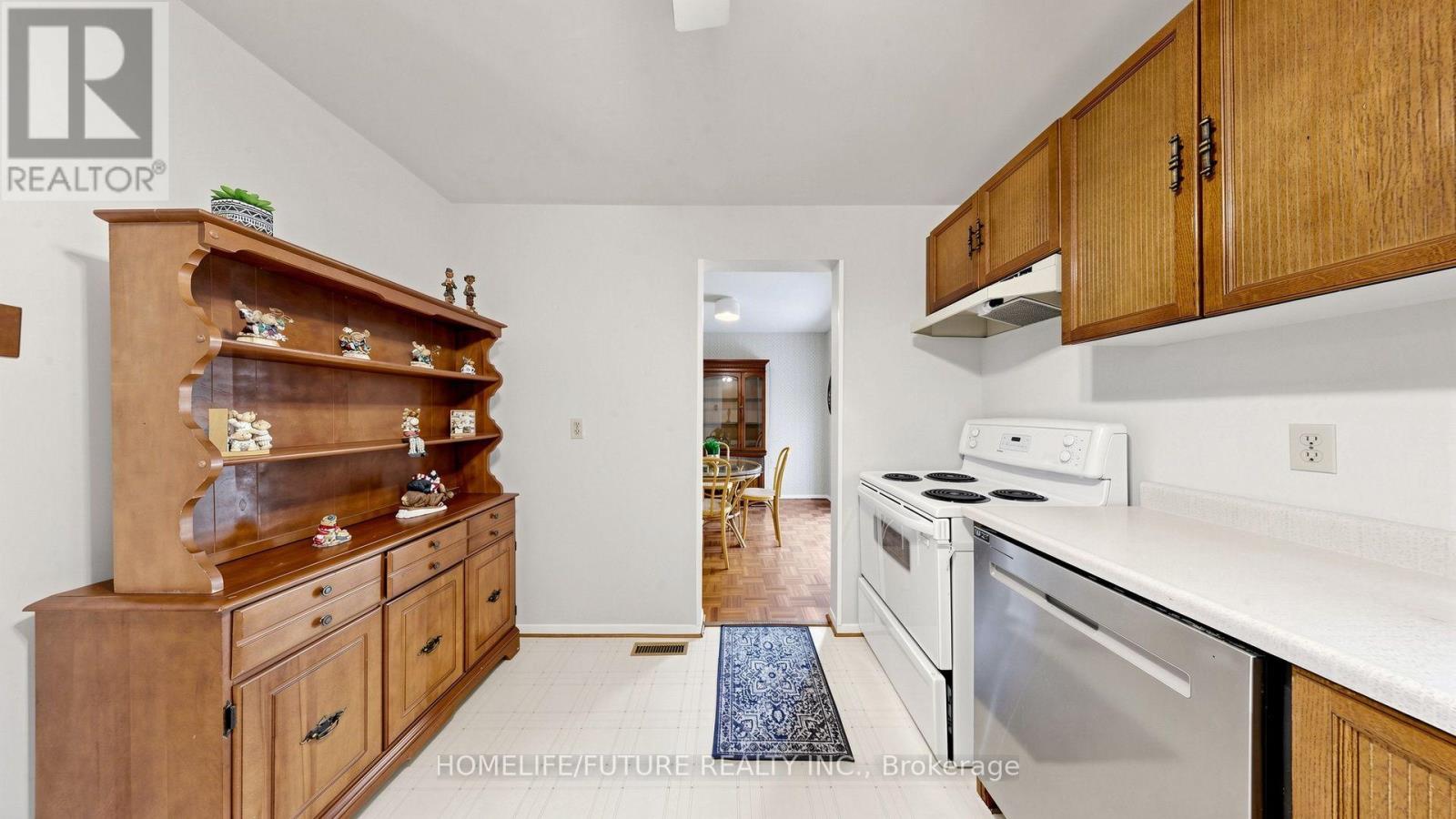 679 Foxwood Trail, Pickering, ON photo 12