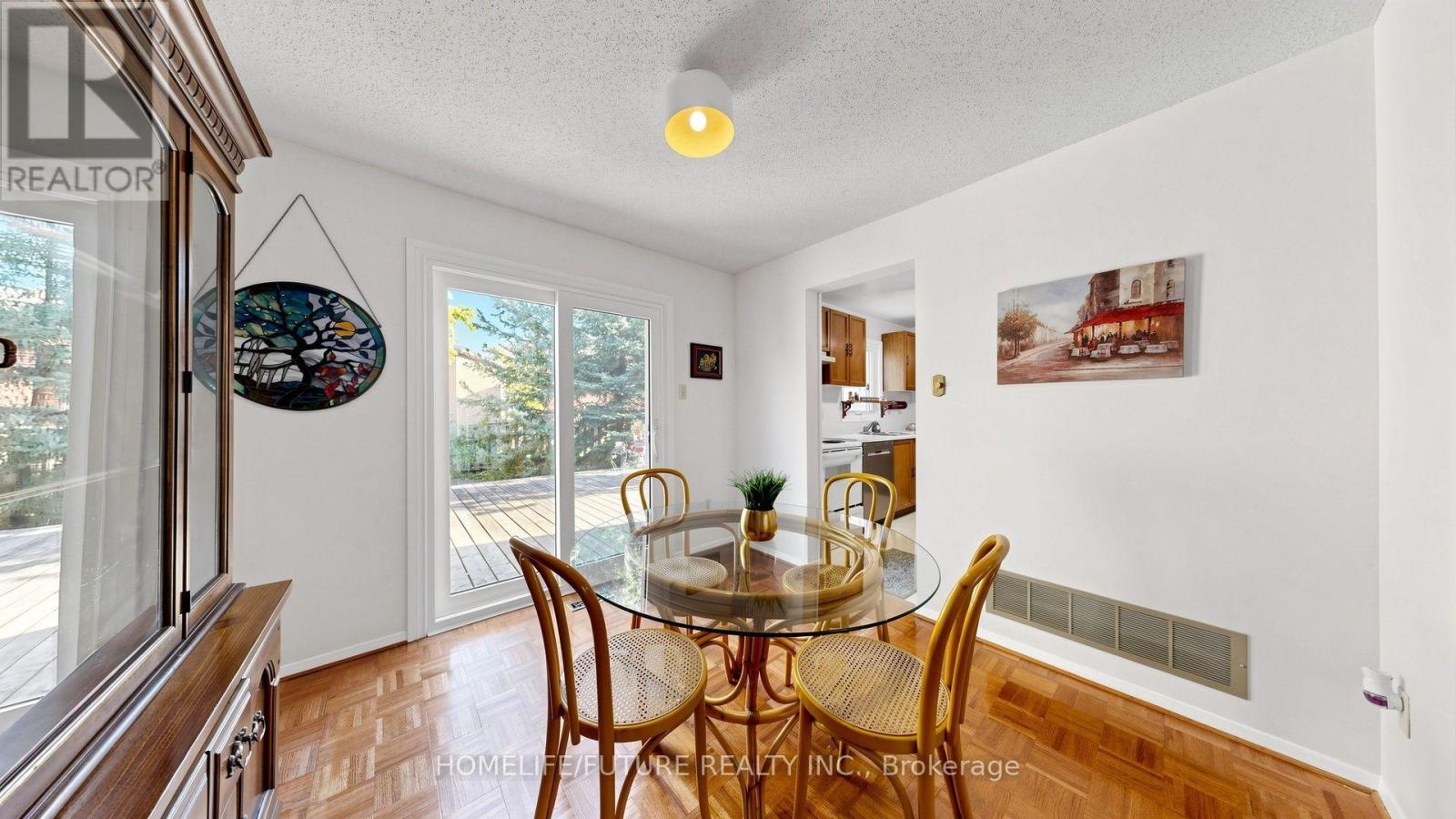 679 Foxwood Trail, Pickering, ON photo 14
