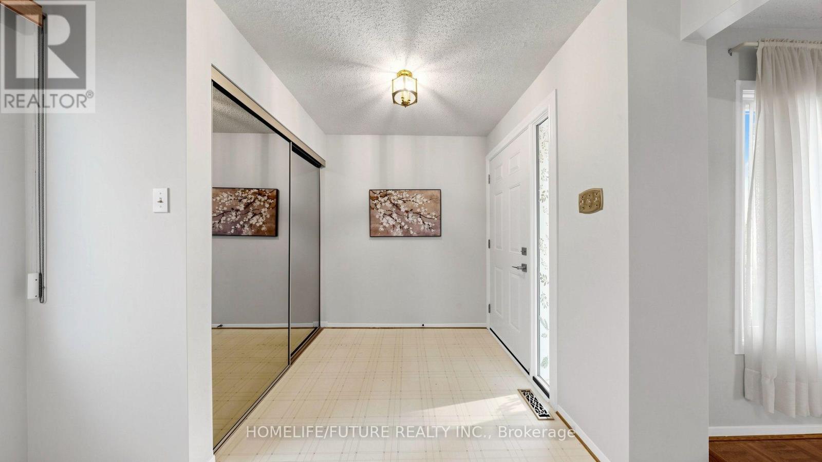 679 Foxwood Trail, Pickering, ON photo 17