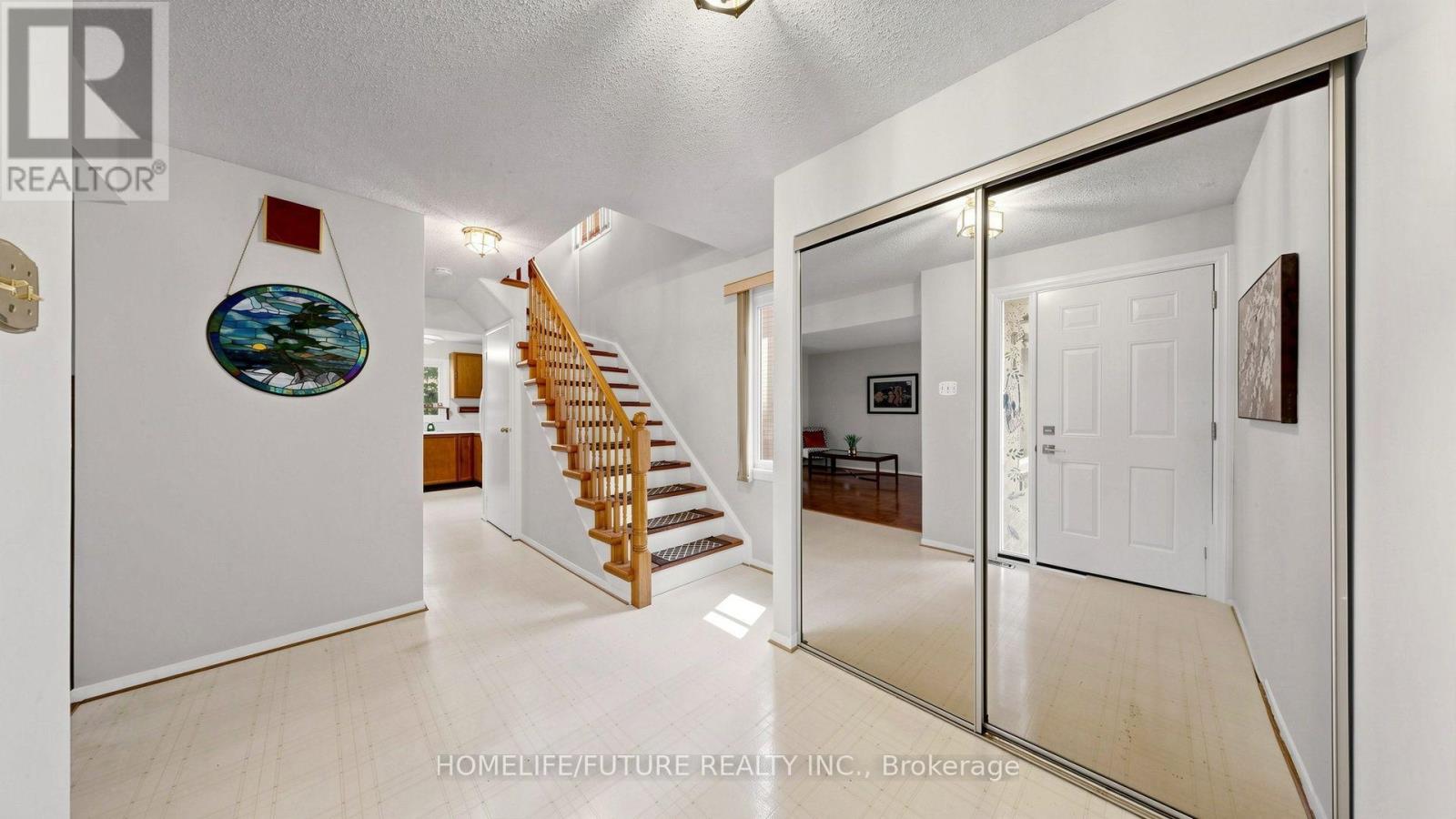 679 Foxwood Trail, Pickering, ON photo 18