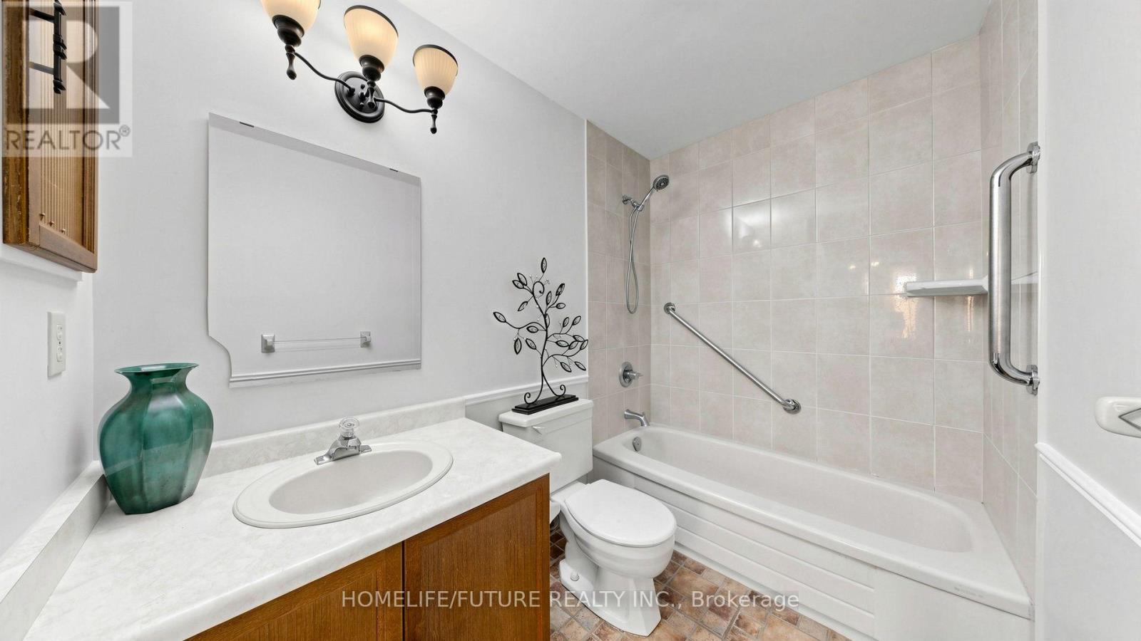 679 Foxwood Trail, Pickering, ON photo 24