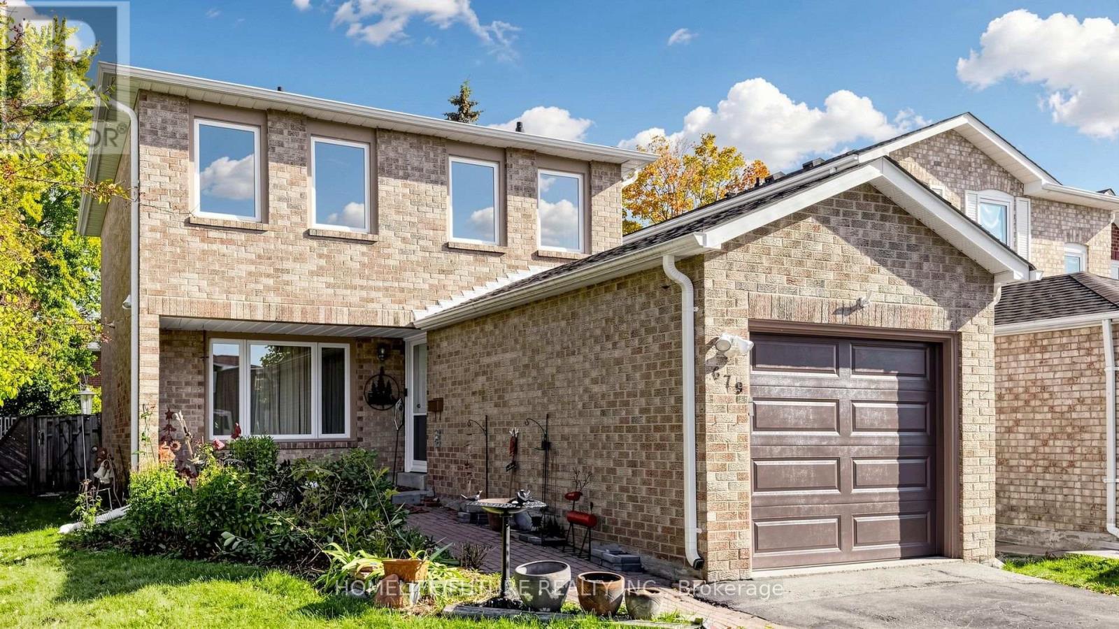 679 Foxwood Trail, Pickering, ON photo 3