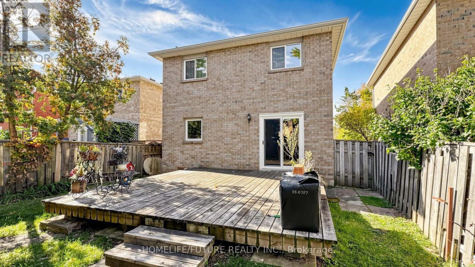 679 Foxwood Trail, Pickering, ON photo 34