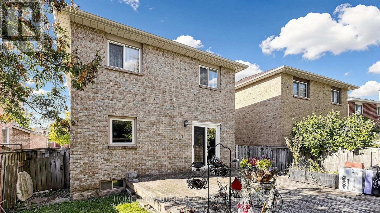 679 Foxwood Trail, Pickering, ON photo 35