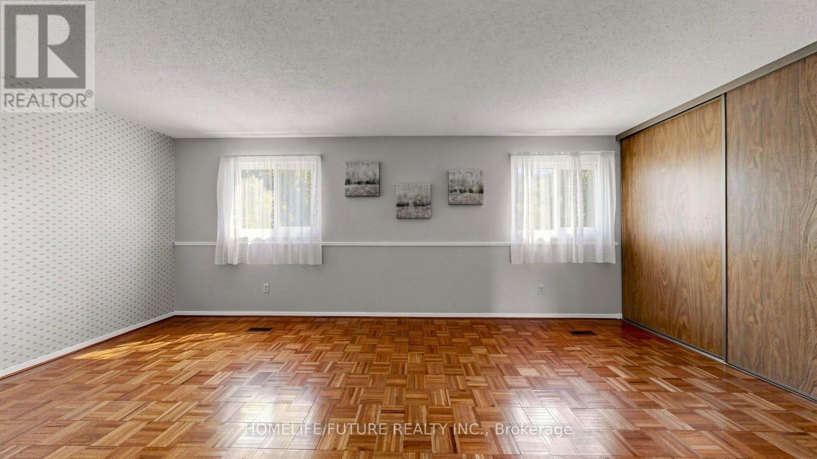 679 Foxwood Trail, Pickering, ON photo 4