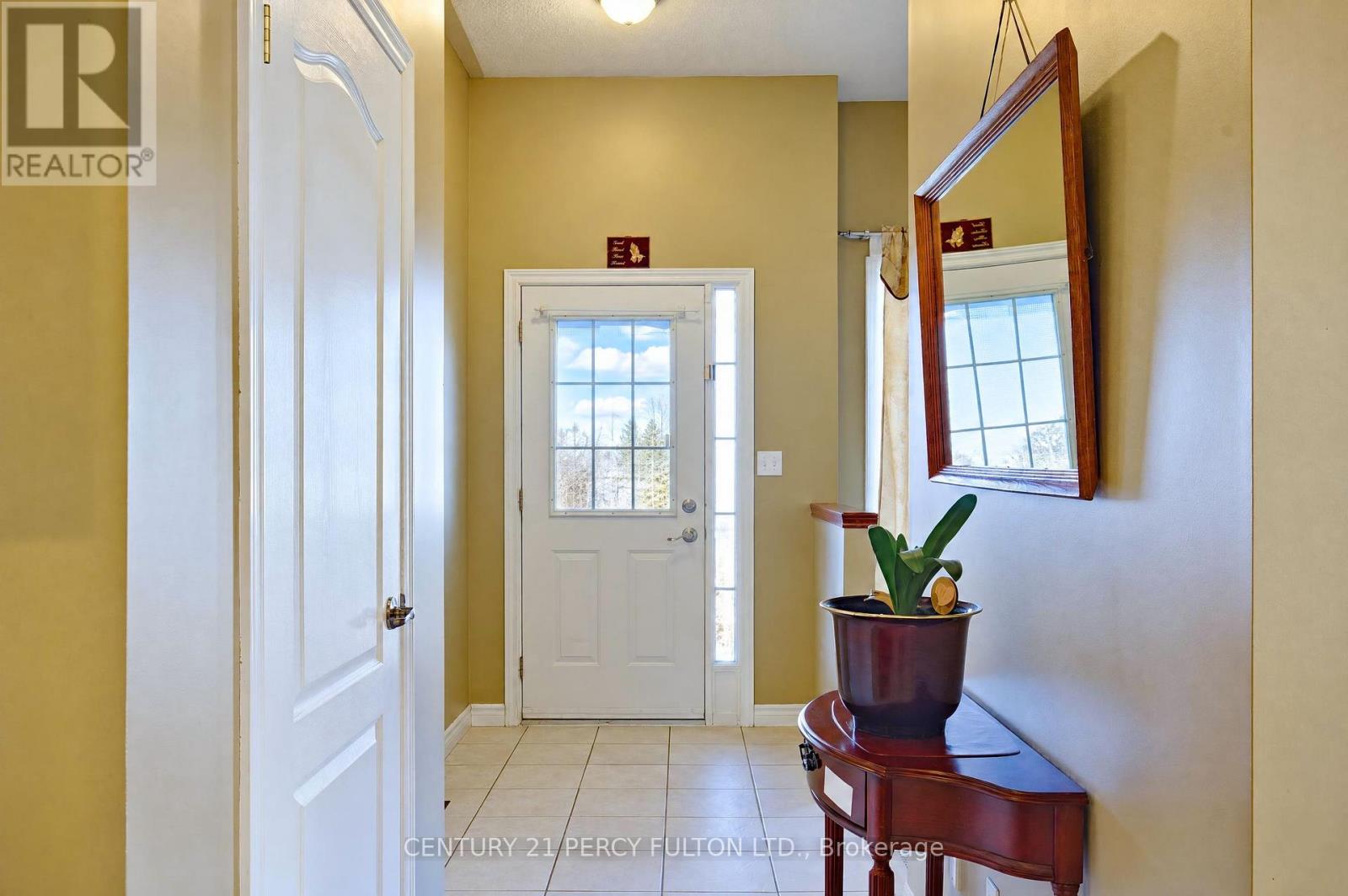 7 Bridlewood Boulevard, Whitby, ON photo 3