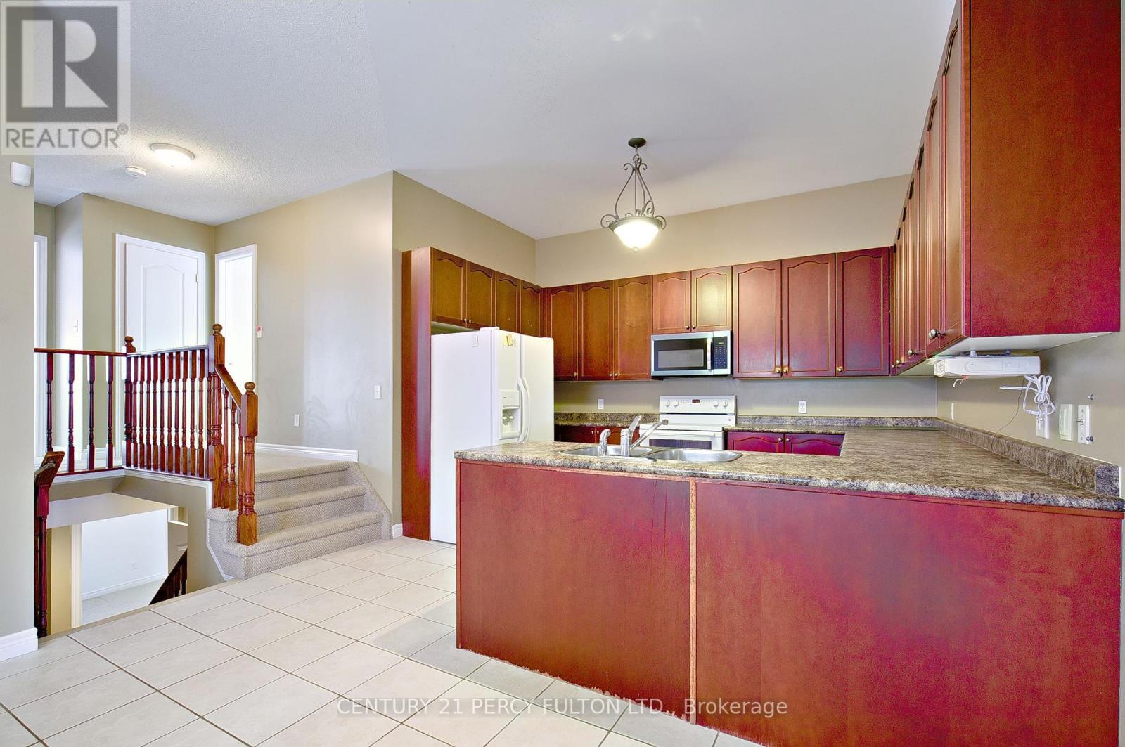 7 Bridlewood Boulevard, Whitby, ON photo 7