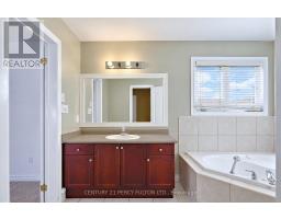 7 Bridlewood Boulevard, Whitby, ON L1R3C7 Photo 20