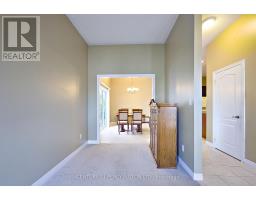 Family room - 7 Bridlewood Boulevard, Whitby, ON L1R3C7 Photo 6