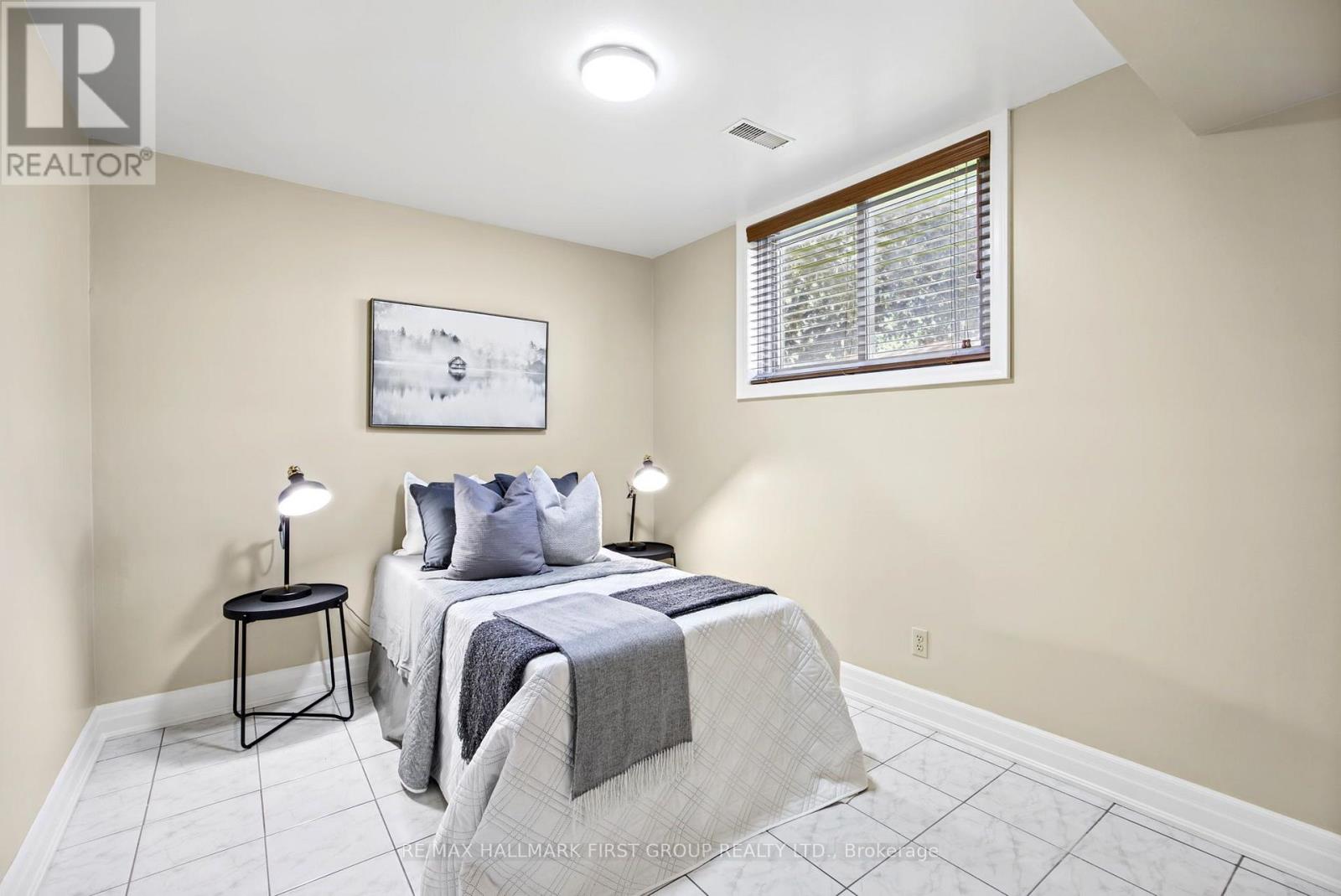518 Gilbert Street East, Whitby, ON photo 29