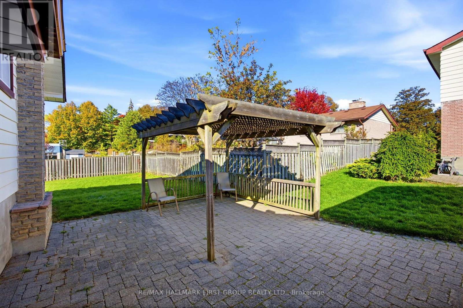 518 Gilbert Street East, Whitby, ON photo 36