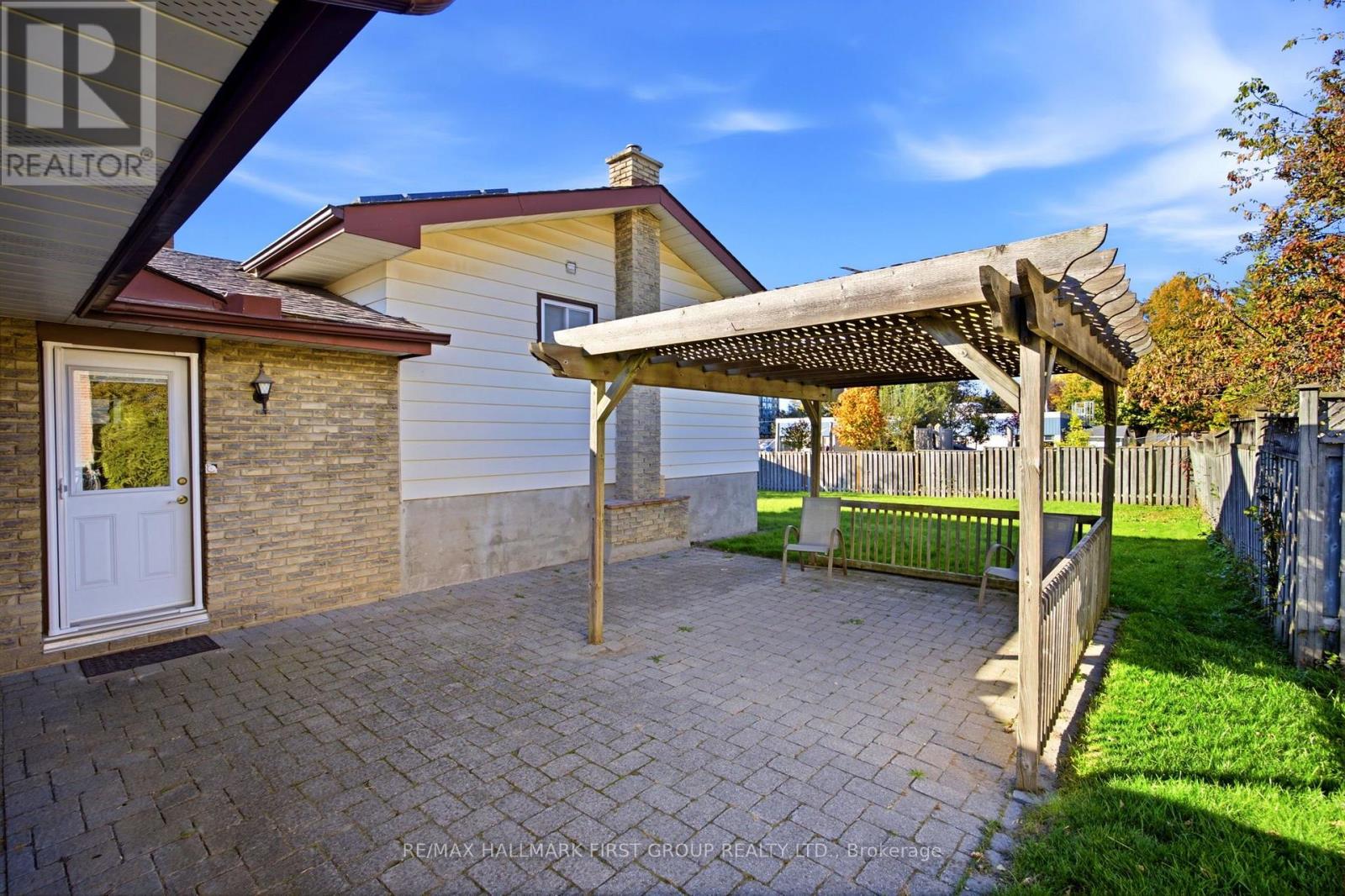 518 Gilbert Street East, Whitby, ON photo 37