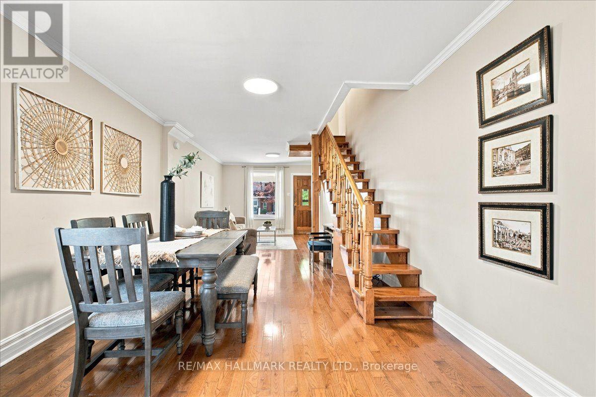 44 Baltic Avenue, Toronto, ON photo 15