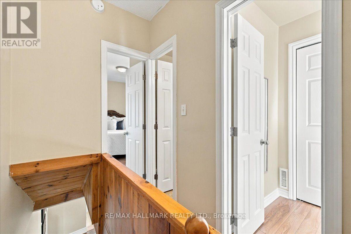 44 Baltic Avenue, Toronto, ON photo 16