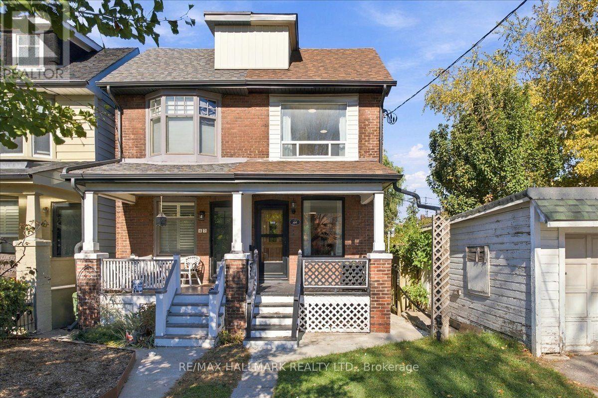 44 Baltic Avenue, Toronto, ON photo 2