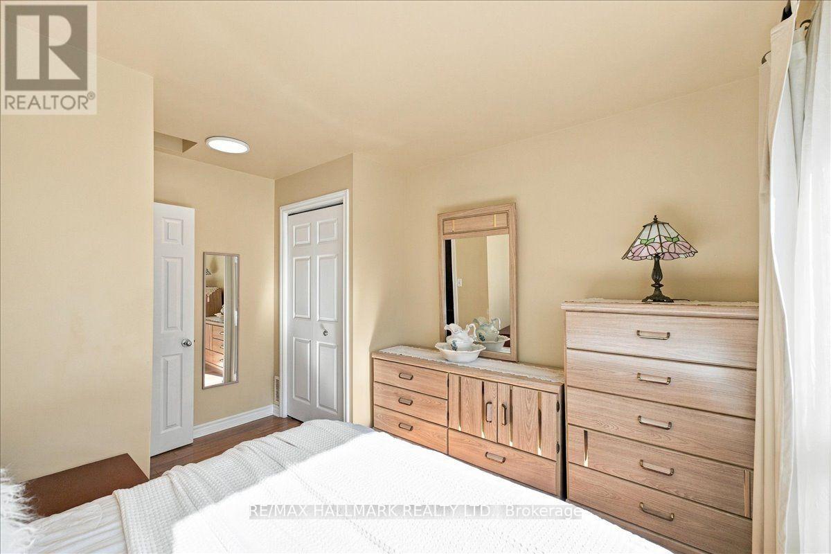 44 Baltic Avenue, Toronto, ON photo 21